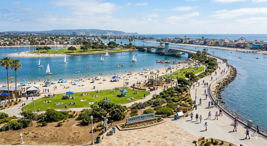 Mission Bay Park San Diego kayaking and water activities